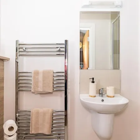 2 Bed In Apartment Ashbourne