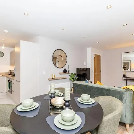 2 Bed In *