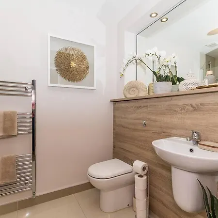 2 Bed In Apartment Ashbourne