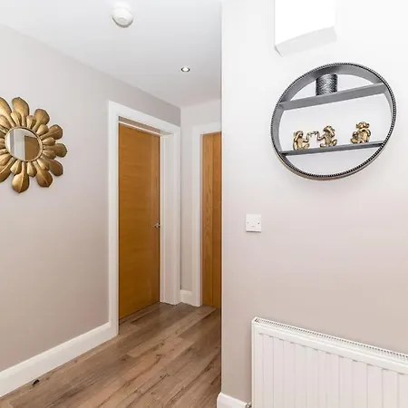 2 Bed In *
