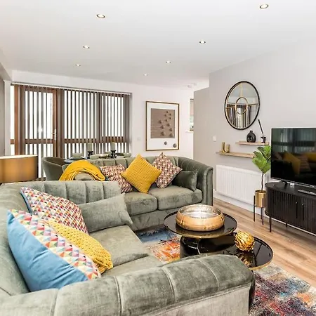 2 Bed In * Ashbourne