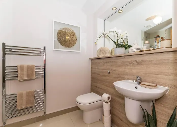2 Bed In דירה אשבורן
